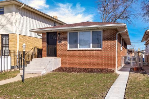 Photo of 11521 S Justine Street, Chicago, IL 60643 (MLS # 12598995)