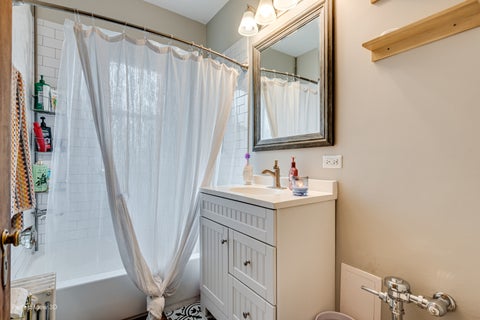 Tiny photo for 6203 N Oakley Avenue #3, Chicago, IL 60659 (MLS # 12768127)