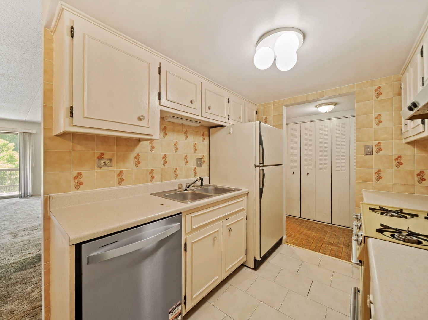500 Redondo Drive 205
