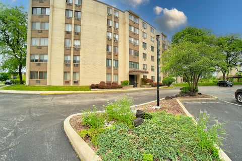 Photo of 9740 S Pulaski Road #105, Oak Lawn, IL 60453 (MLS # 12667064)