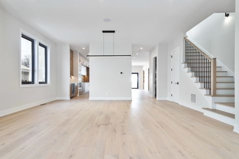 Tiny photo for 3923 N Bernard Street, Chicago, IL 60618 (MLS # 12484614)