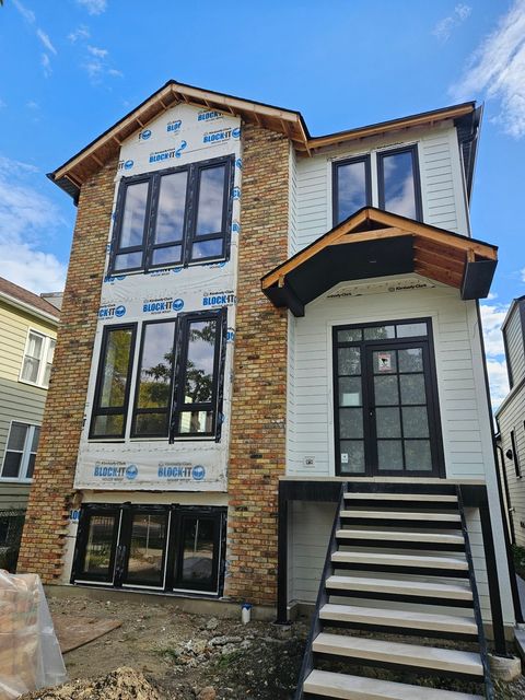 Photo of 3923 N Bernard Street, Chicago, IL 60618 (MLS # 12484614)