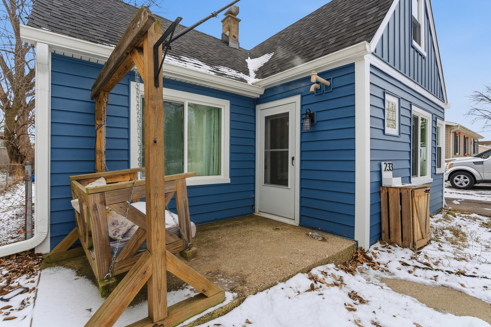 233 E Hawthorne Drive