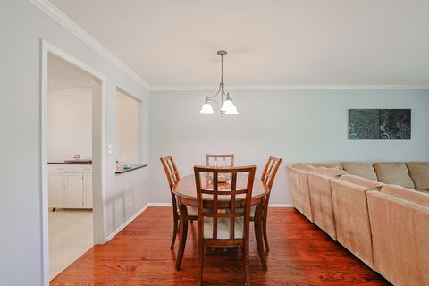 Tiny photo for 1011 Brentwood Circle, Buffalo Grove, IL 60089 (MLS # 12680512)