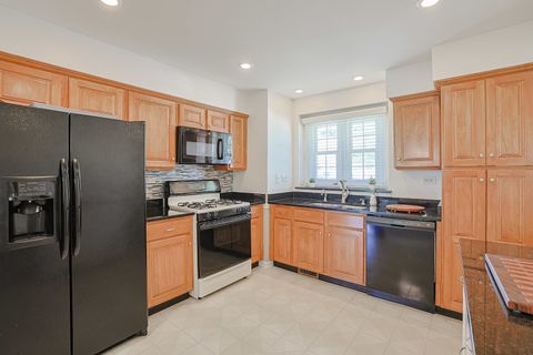Tiny photo for 1011 Brentwood Circle, Buffalo Grove, IL 60089 (MLS # 12680512)