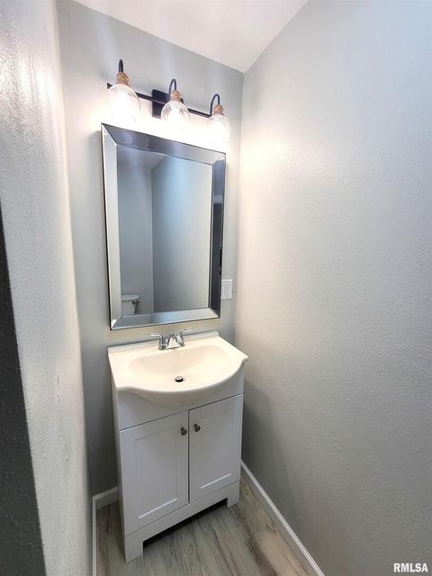 Tiny photo for 306 Bible Street, Flora, IL 62839 (MLS # EB460094)