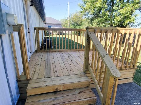 Tiny photo for 306 Bible Street, Flora, IL 62839 (MLS # EB460094)