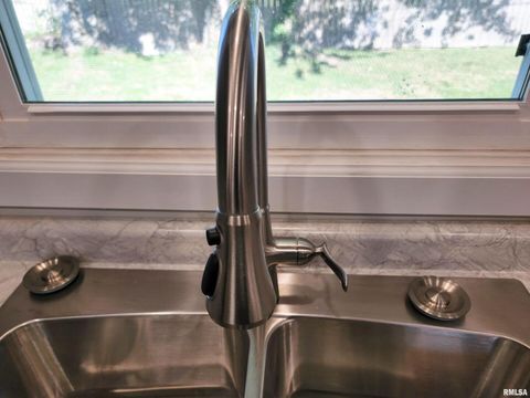 Tiny photo for 306 Bible Street, Flora, IL 62839 (MLS # EB460094)