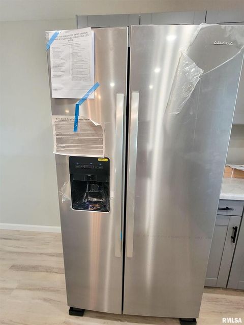 Tiny photo for 306 Bible Street, Flora, IL 62839 (MLS # EB460094)