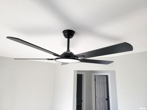 Tiny photo for 306 Bible Street, Flora, IL 62839 (MLS # EB460094)