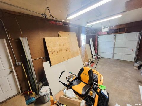 Tiny photo for 306 Bible Street, Flora, IL 62839 (MLS # EB460094)