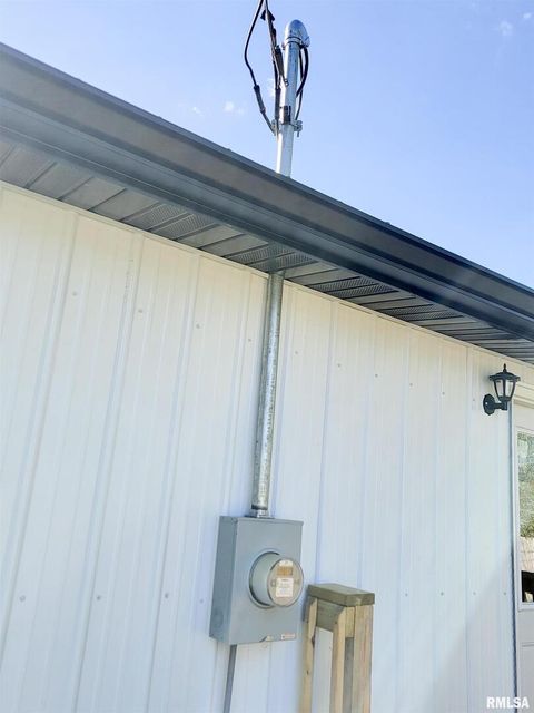 Tiny photo for 306 Bible Street, Flora, IL 62839 (MLS # EB460094)