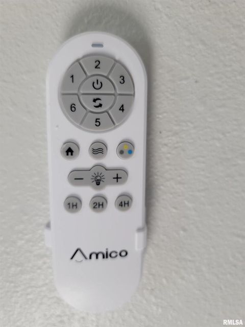 Tiny photo for 306 Bible Street, Flora, IL 62839 (MLS # EB460094)