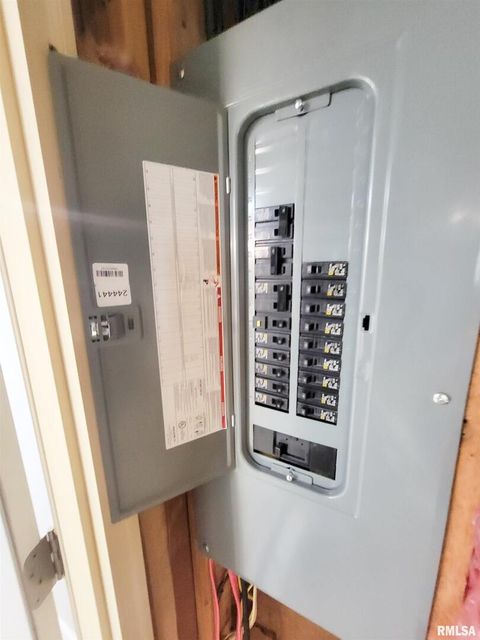 Tiny photo for 306 Bible Street, Flora, IL 62839 (MLS # EB460094)