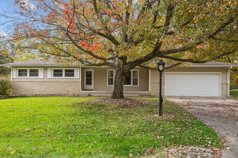 Photo of 3720 Hazelcrest Drive, East Moline, IL 61244 (MLS # 12795722)