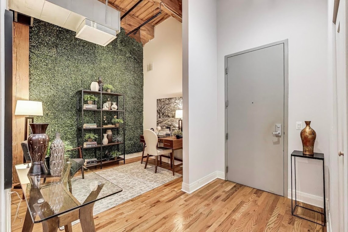 770 W Gladys Avenue 204