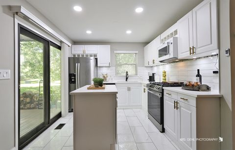 Tiny photo for 2525 Applewood Lane, Woodstock, IL 60098 (MLS # 12459361)