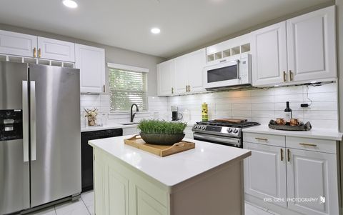 Tiny photo for 2525 Applewood Lane, Woodstock, IL 60098 (MLS # 12459361)