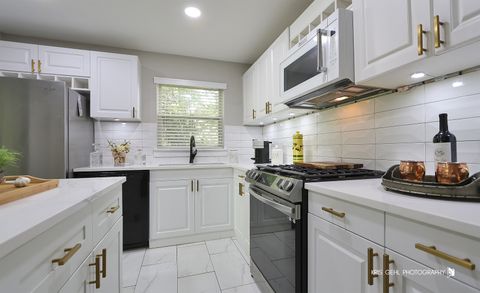 Tiny photo for 2525 Applewood Lane, Woodstock, IL 60098 (MLS # 12459361)