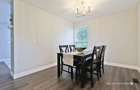Tiny photo for 2525 Applewood Lane, Woodstock, IL 60098 (MLS # 12459361)