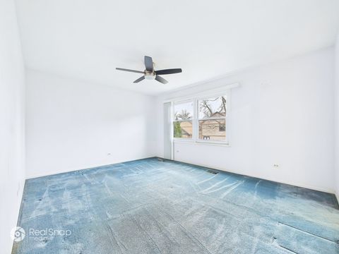 Tiny photo for 236 Shadowbend Drive, Wheeling, IL 60090 (MLS # 12521346)