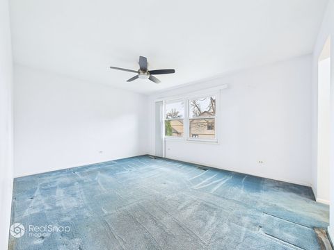 Tiny photo for 236 Shadowbend Drive, Wheeling, IL 60090 (MLS # 12521346)