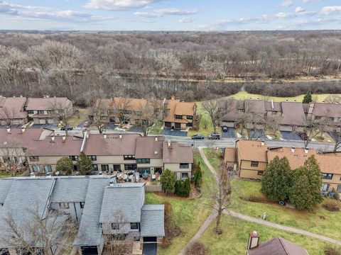 Tiny photo for 236 Shadowbend Drive, Wheeling, IL 60090 (MLS # 12521346)