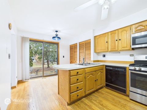 Tiny photo for 236 Shadowbend Drive, Wheeling, IL 60090 (MLS # 12521346)