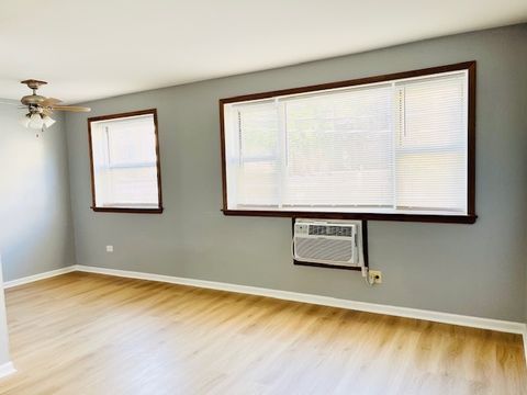 Tiny photo for 5920 N Kenmore Avenue #225, Chicago, IL 60660 (MLS # 12459355)