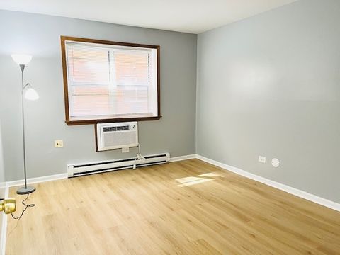 Tiny photo for 5920 N Kenmore Avenue #225, Chicago, IL 60660 (MLS # 12459355)