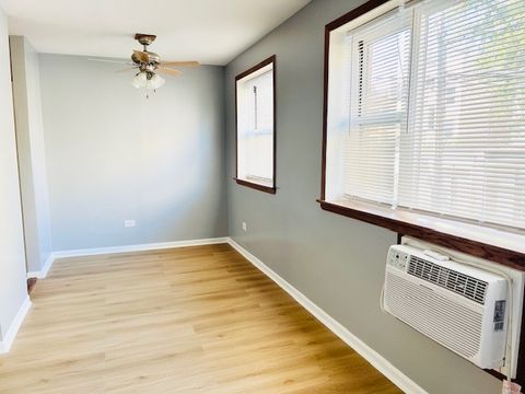 Tiny photo for 5920 N Kenmore Avenue #225, Chicago, IL 60660 (MLS # 12459355)