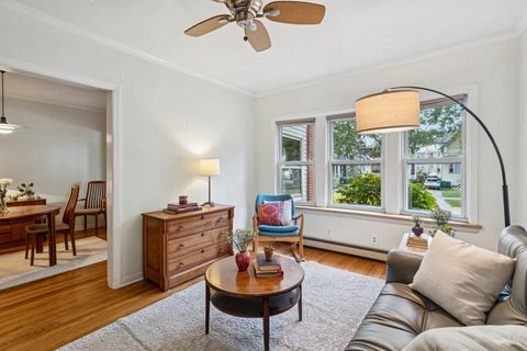 Tiny photo for 126 N Taylor Avenue #1S, Oak Park, IL 60302 (MLS # 12506894)