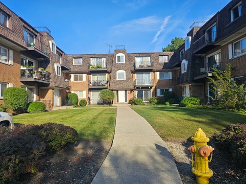 Photo of 1903 Golf Road RD #1B, Mount Prospect, IL 60056 (MLS # 12760505)