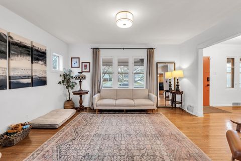 Tiny photo for 738 Woodbine Avenue, Oak Park, IL 60302 (MLS # 12579814)