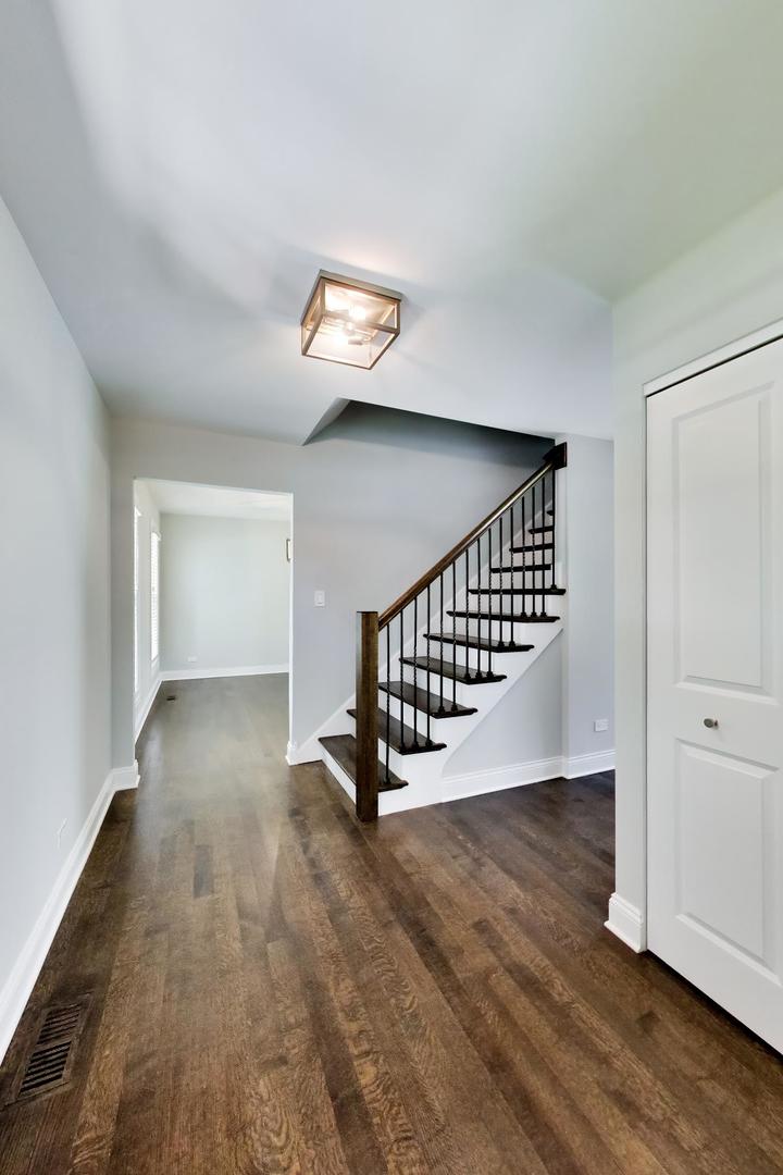 5502 Groveside Lane