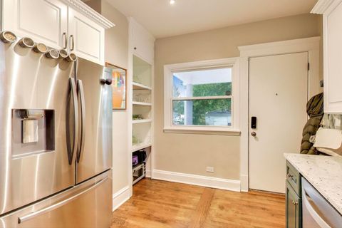 Tiny photo for 830 N Austin Boulevard, Oak Park, IL 60302 (MLS # 12557018)