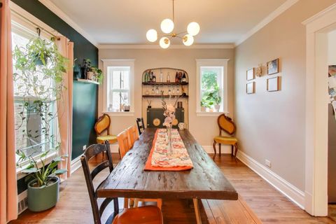 Tiny photo for 830 N Austin Boulevard, Oak Park, IL 60302 (MLS # 12557018)