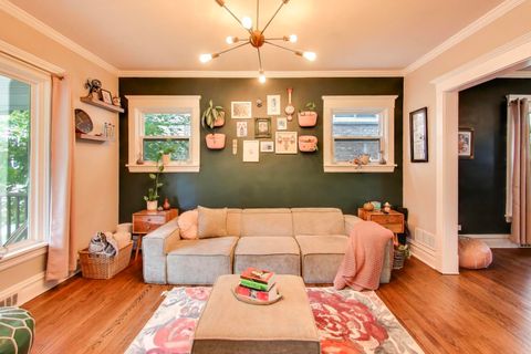 Tiny photo for 830 N Austin Boulevard, Oak Park, IL 60302 (MLS # 12557018)