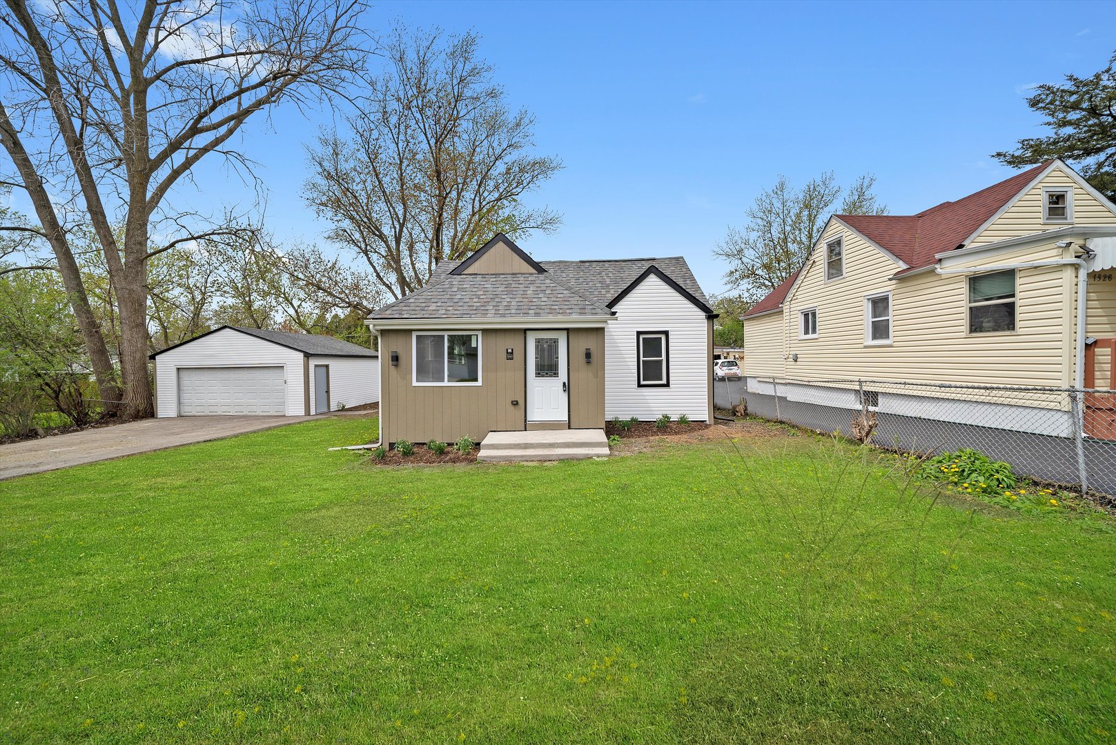 1326 N Poplar Avenue