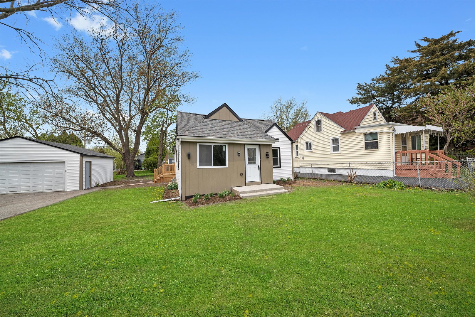 1326 N Poplar Avenue
