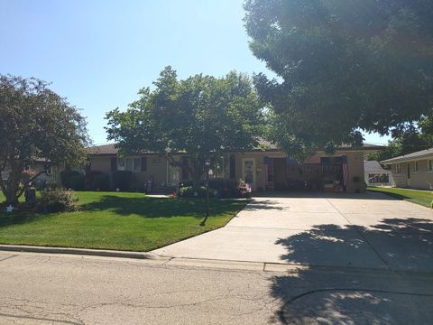 A home in Crest Hill