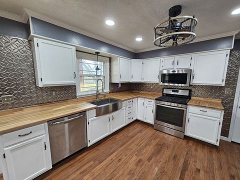 Tiny photo for 111 W Hickory Street, Bluford, IL 62814 (MLS # 12598169)