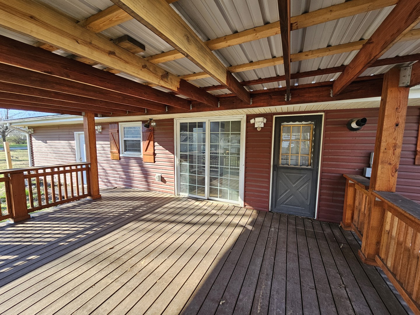111 W Hickory Street