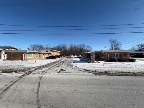 1212 N Seminary Avenue Woodstock IL 60098