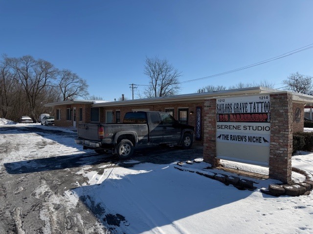 1212 N Seminary Avenue