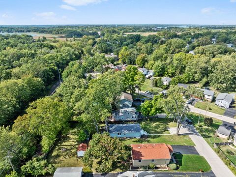 Tiny photo for 26177 W Lakeview Avenue, Ingleside, IL 60041 (MLS # 12557596)