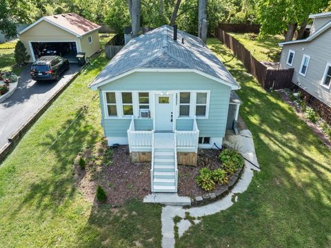 Tiny photo for 26177 W Lakeview Avenue, Ingleside, IL 60041 (MLS # 12557596)