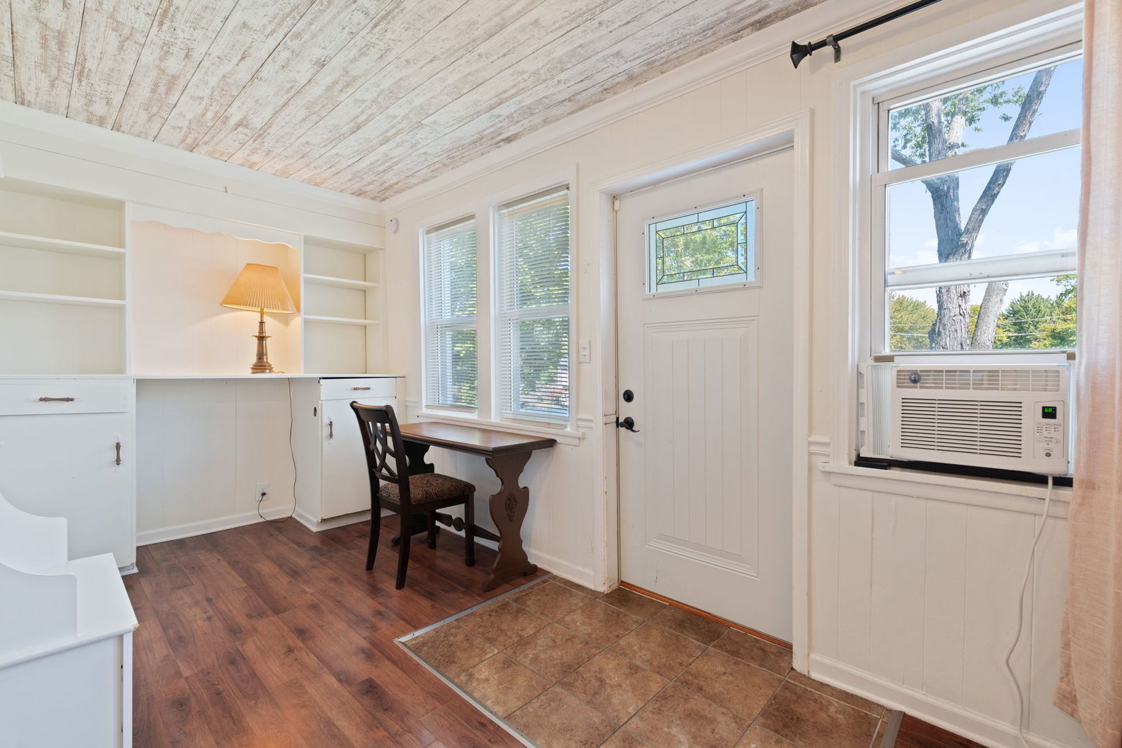 26177 W Lakeview Avenue