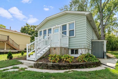 Tiny photo for 26177 W Lakeview Avenue, Ingleside, IL 60041 (MLS # 12557596)