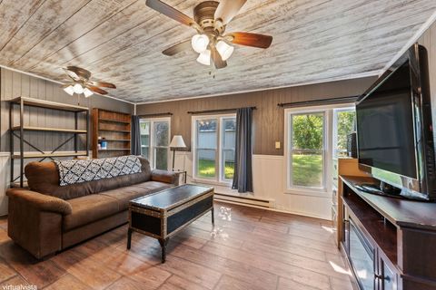 Tiny photo for 26177 W Lakeview Avenue, Ingleside, IL 60041 (MLS # 12557596)